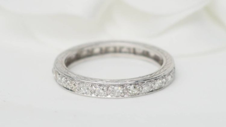 American wedding band in platinum and diamonds 0.80ct