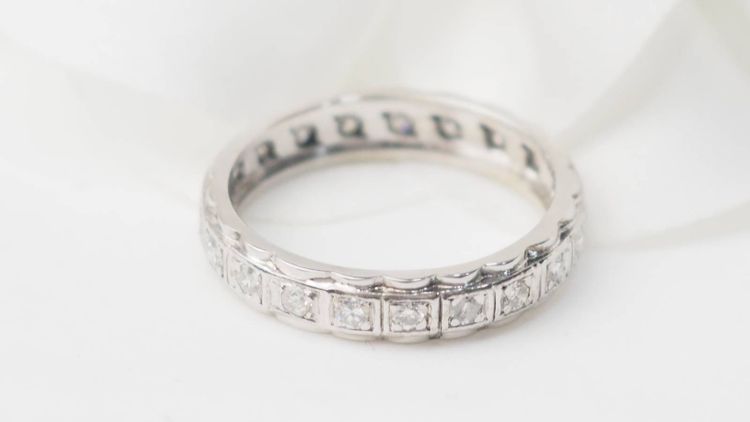 American wedding band in white gold and diamonds 0.52ct