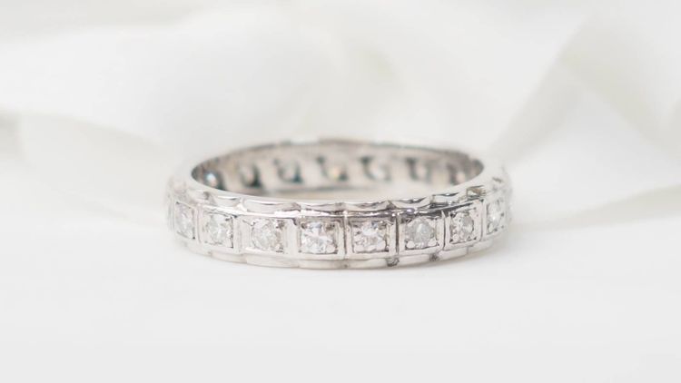 American wedding band in white gold and diamonds 0.52ct