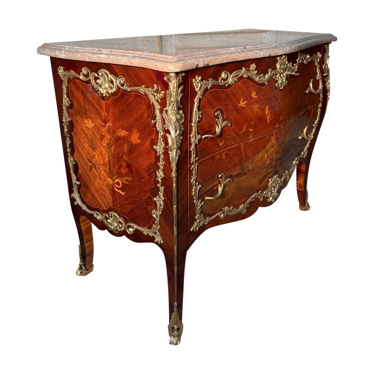 Louis XV style late 19th century chest of drawers with Chinese decor and fine bronzes