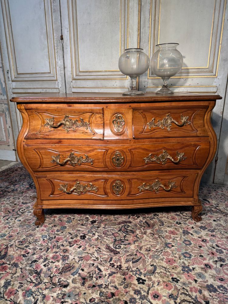 18th century Louis XV chest of drawers