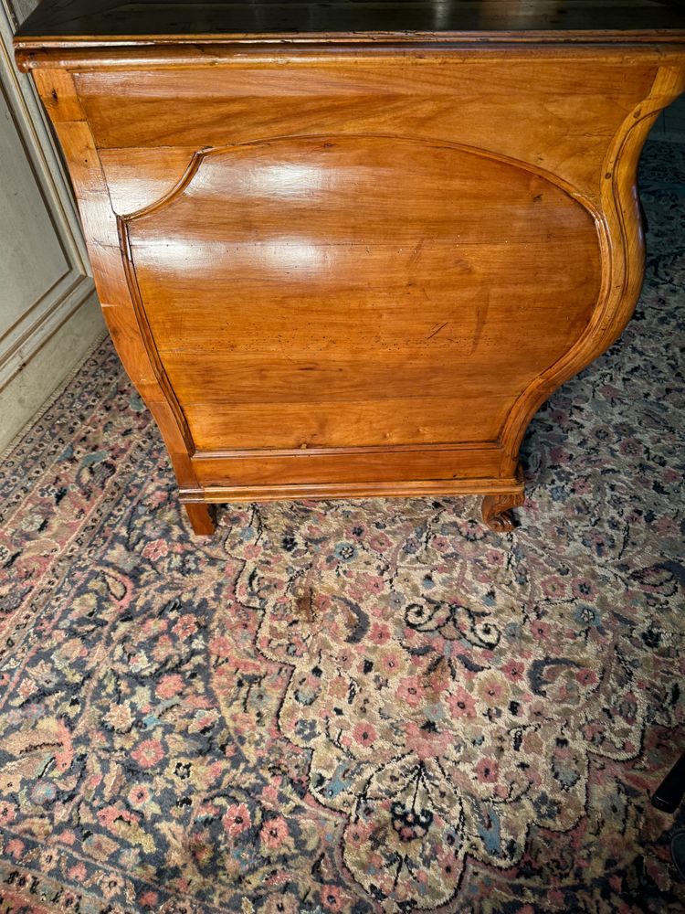 18th century Louis XV chest of drawers