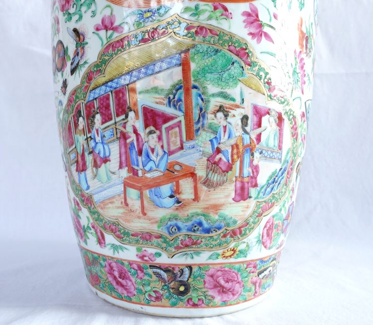 Very large polychrome and gilded Canton porcelain vase - China, 19th century - 65cm