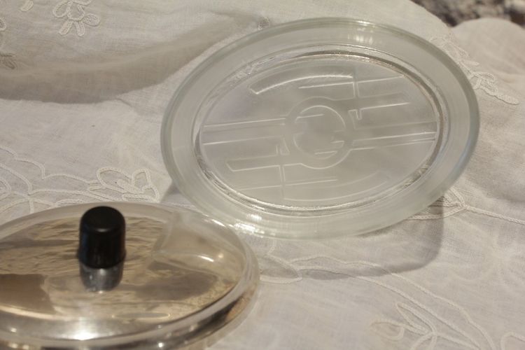 Oval glass and silver-plated metal box circa 1930, Art Deco geometric motifs