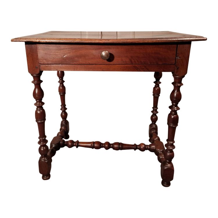 Small Louis XIII walnut table from the late 17th, early 18th century.