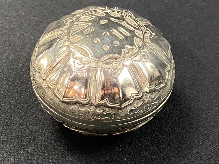 Solid silver opium box China 19th century