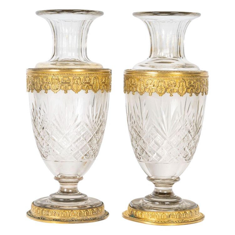 Une Paire De Vases En Cristal Et Bronze Doré Fin XIXème Siècle