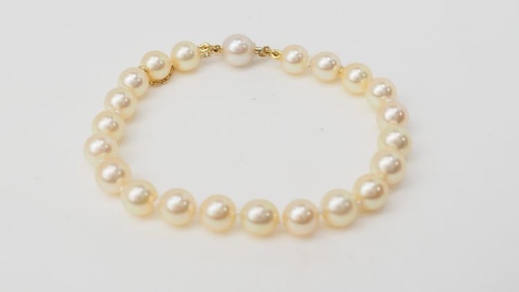 Yellow Gold And Cultured Pearl Bracelet