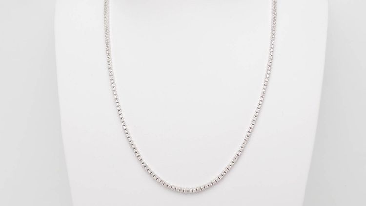 River necklace in white gold and diamonds 2.37cts