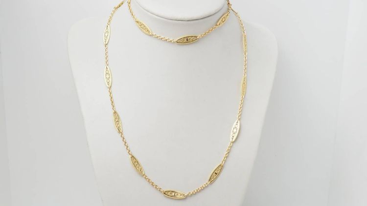 Filigree necklace in yellow gold