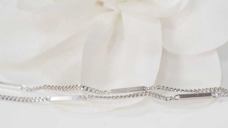 Heart necklace in white gold and diamonds