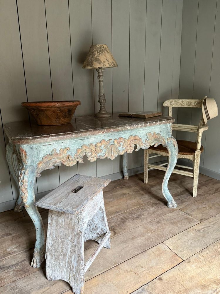 Louis XIV game table dating from the 18th century