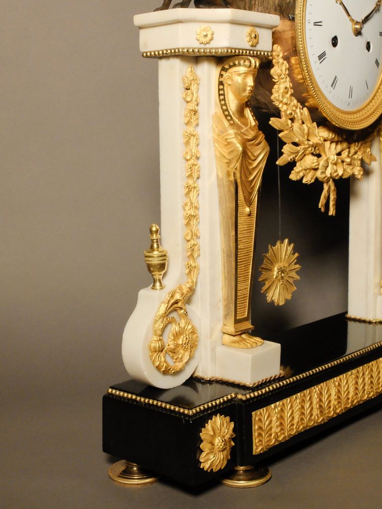 Pendule portique d'époque Louis XVI aux égyptiennes 