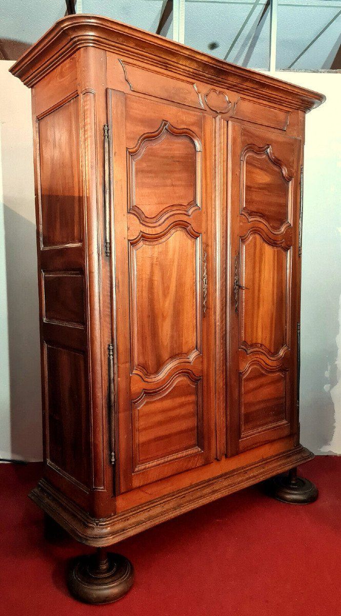 Armoire Bourguignonne Louis XIII period In Solid Walnut