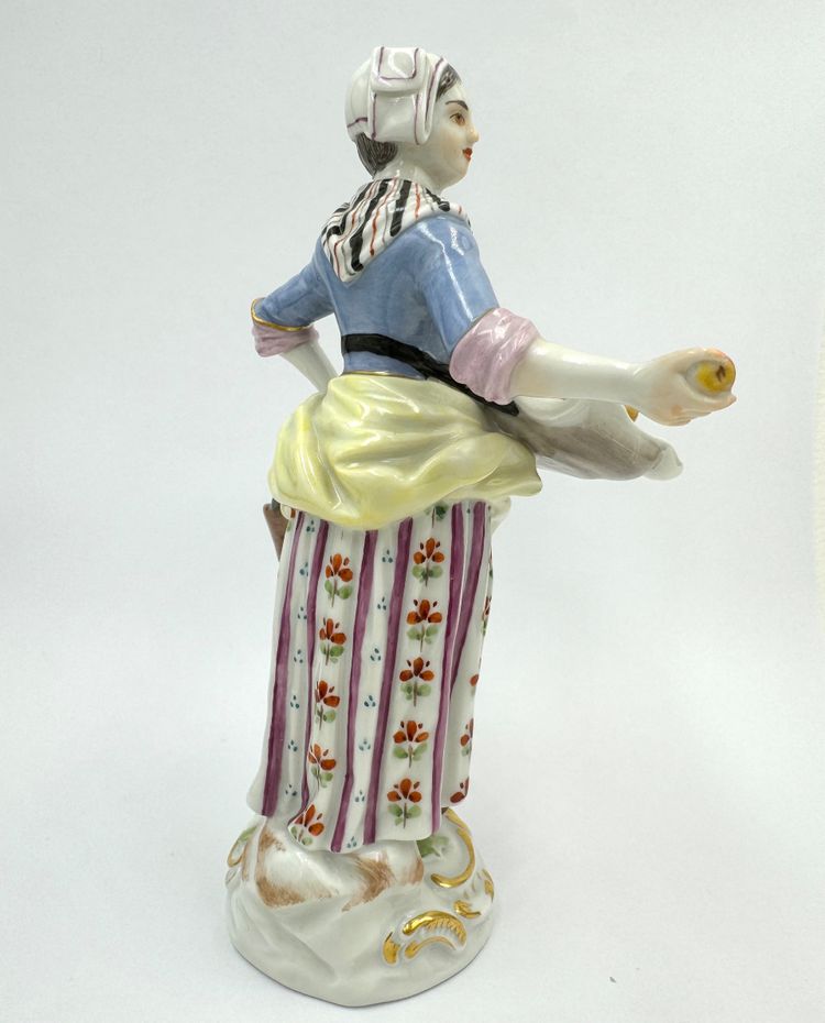 Meissen - Les Cris De Paris, Vendeuse De Fruits