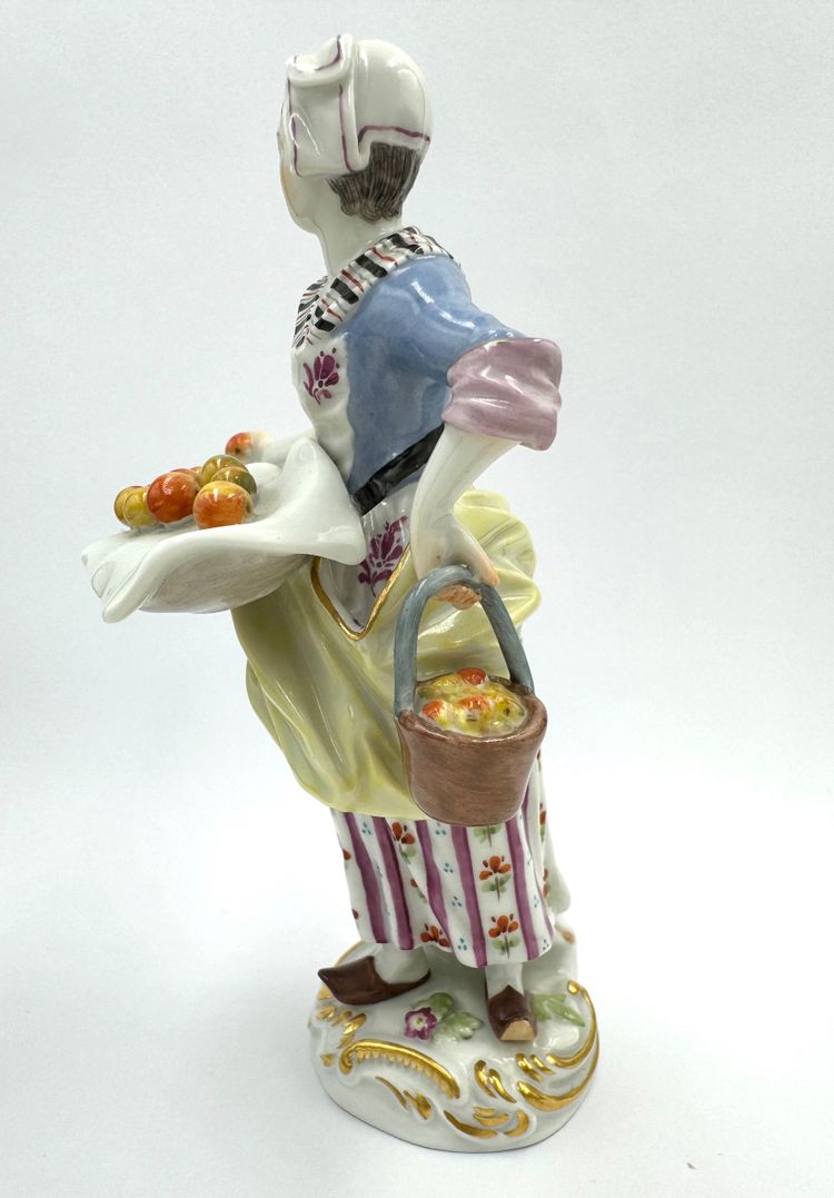 Meissen - Les Cris De Paris, Vendeuse De Fruits