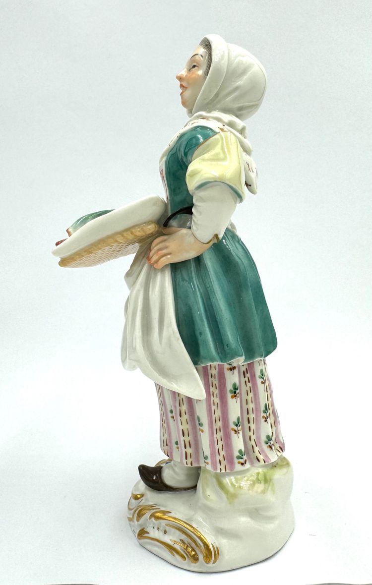 Meissen - Les Cris De Paris, Vendeuse De Poisson (Fischverkäuferin)