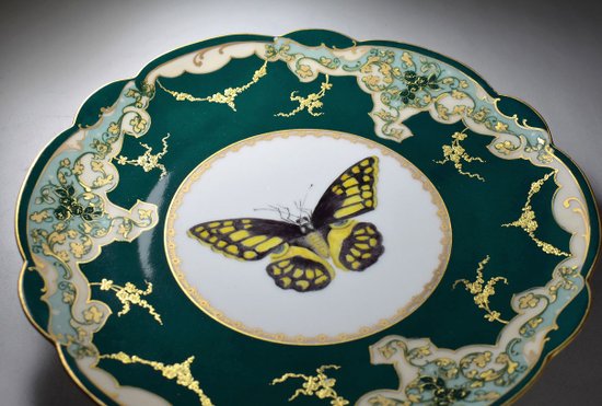 Belle Assiette En Porcelaine De Limoges.fin 19ème