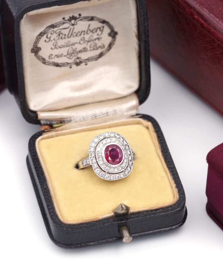 Ruby And Diamond Ring In 18k White Gold, Brilliant Cut Diamonds, 0.84 Ct Ruby