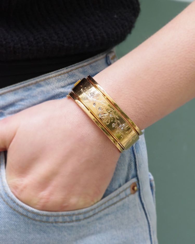 Victorian Butterfly Bangle Bracelet In 18 Karat Gold, Napoleon III, Antique Jewelry, Diamonds