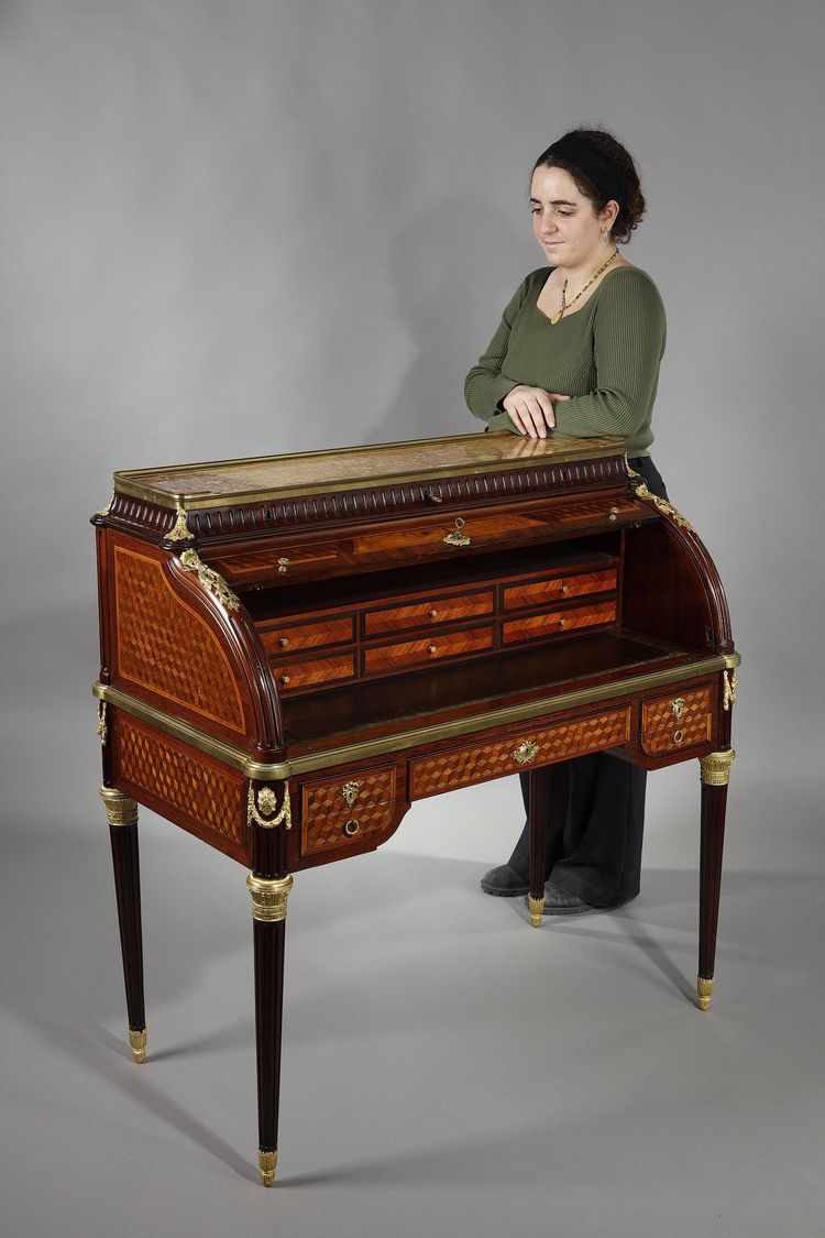 LOUIS XVI STYLE CYLINDER DESK IN MARQUETRY AND GILT BRONZES, LATE 19TH CENTURY