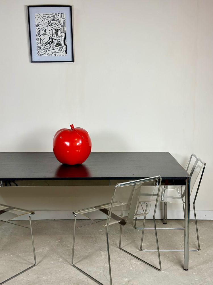 USM Haller T59 table in black laminate and chrome steel