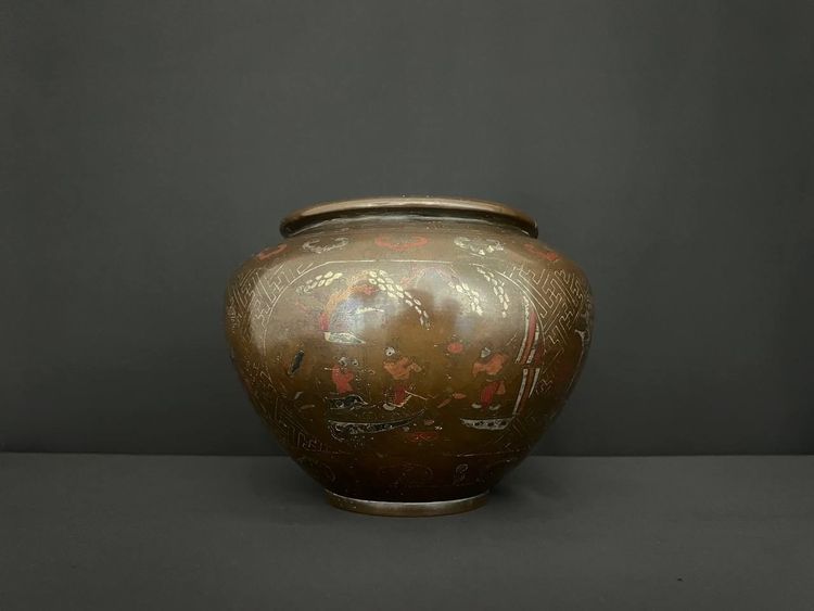 South China or Vietnam. Bronze Vase with Metal Inlaid Decoration. 19th Century.