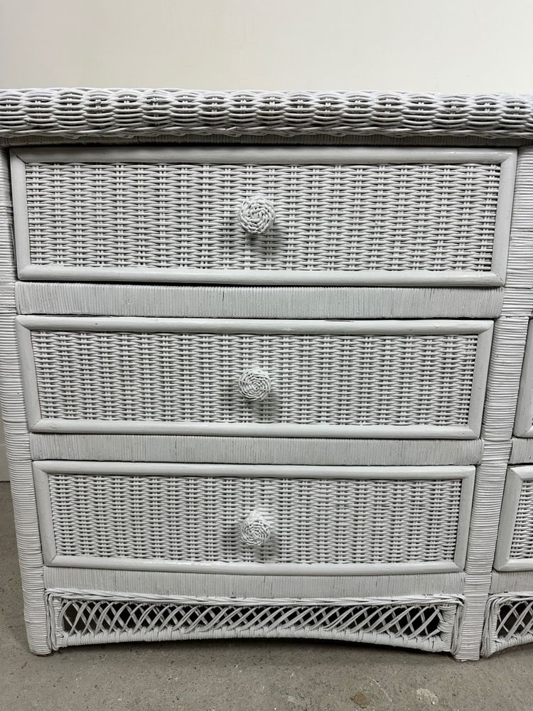 Curved chest of drawers in white woven rattan 1980's