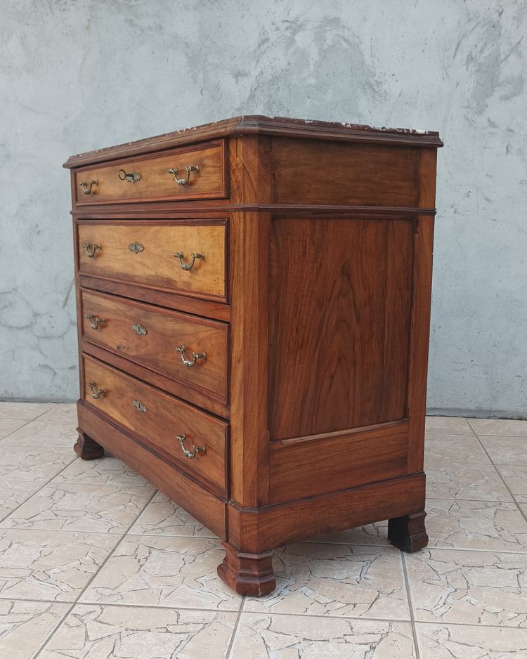 Louis Philippe chest of drawers in walnut