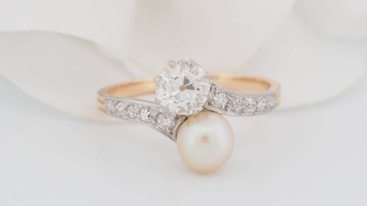 Toi et Moi ring in 18kt two-tone gold, diamonds and cultured pearl