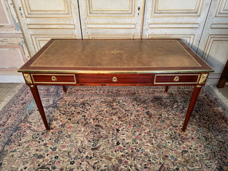 Large Louis XIV style desk from the end of the 19th century