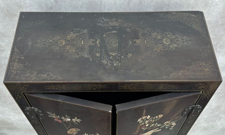 Chinese cabinet