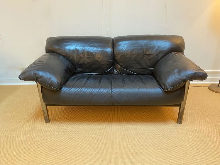 Pair of black leather sofas produced by Poltrona Frau, circa 1980/1990.