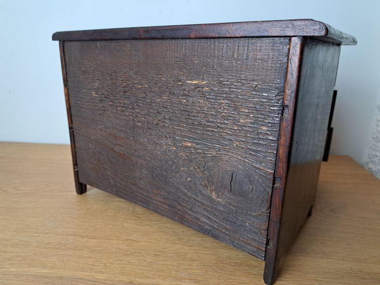 Master's Chest of Drawers, Varnished Wood, Late 18th/early 19th century.