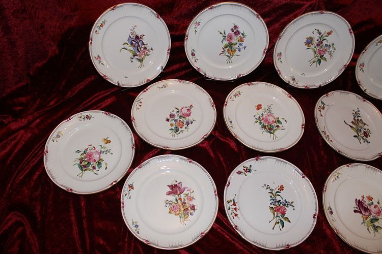 Dessert service in fine Lunéville earthenware with Saxon flower decoration, 19th century