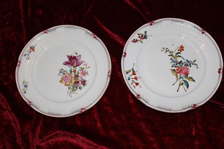 Dessert service in fine Lunéville earthenware with Saxon flower decoration, 19th century