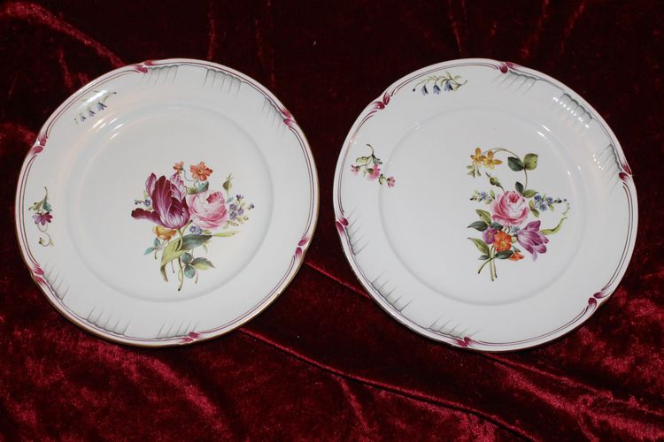 Dessert service in fine Lunéville earthenware with Saxon flower decoration, 19th century