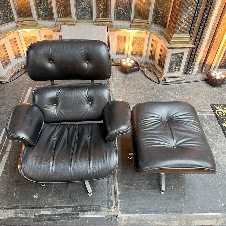 Fauteuil Et Ottoman Dans Le Style De Charles Eamns