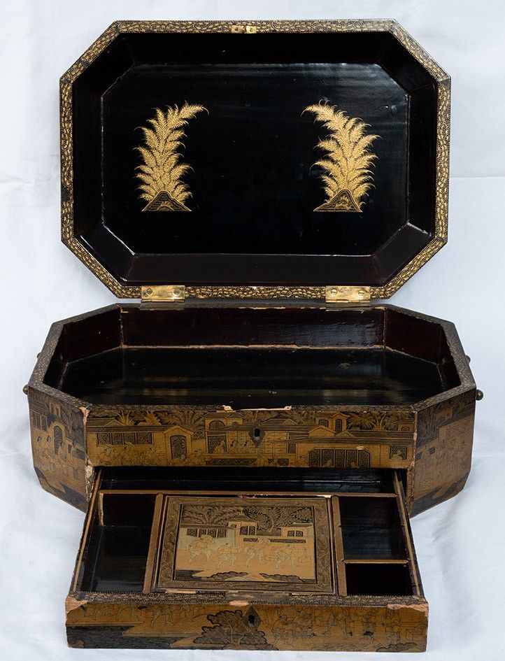 Antique papier-mâché jewelry box. France 19th century.