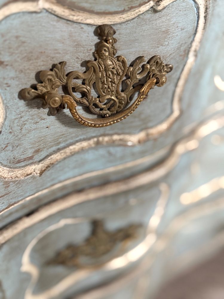 Louis XV curved chest of drawers dating from the 18th century, polychrome