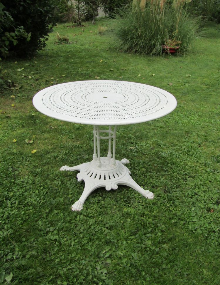 Garden table