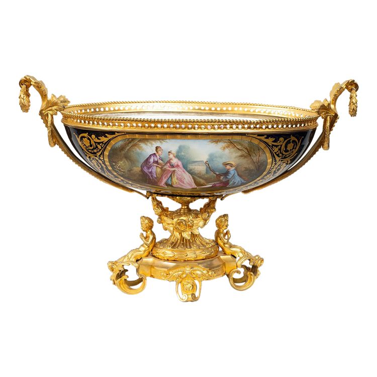 Antique Napoleon III centerpiece in gilded bronze from Sèvres. France, 19th century.