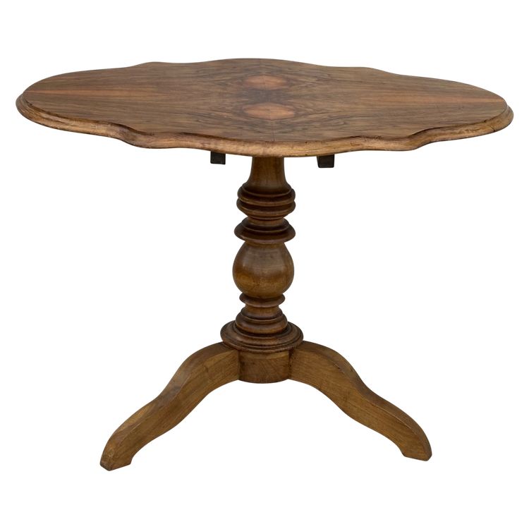 Pedestal table