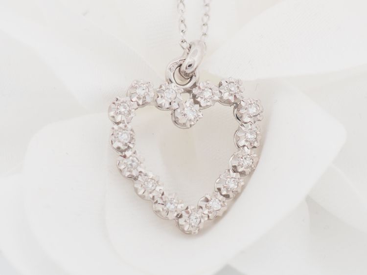 White gold and diamond heart pendant