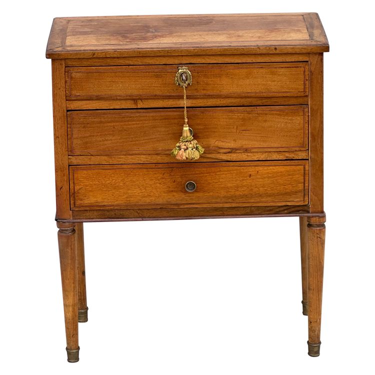 Small chest of drawers