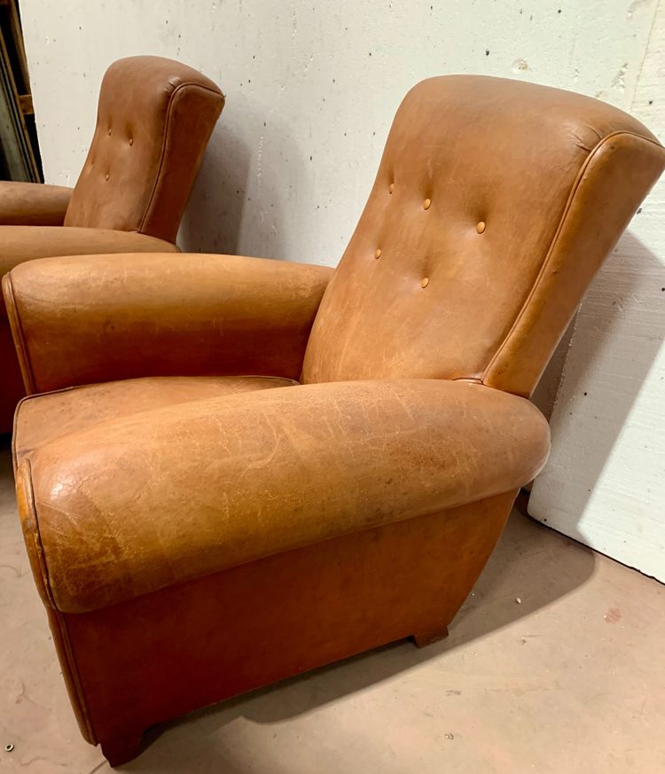 Pair of Art Deco club armchairs in tawny leather, 20th century