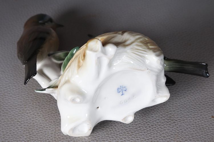 Porcelain, pair of birds, bears a seal, height: 16 cm