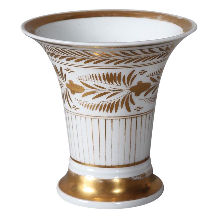 Empire period porcelain vase, in Vieux Paris, height: 12.5 cm