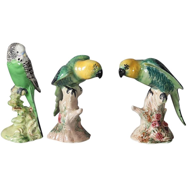 Set of 3 Beswick-England porcelain parakeets, circa 1930, height: 15 and 18 cm