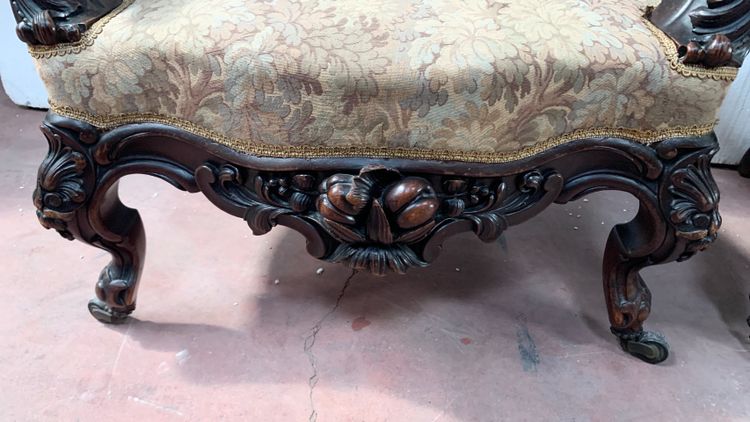 Pair of armchairs with carved wooden medallions, 19th century